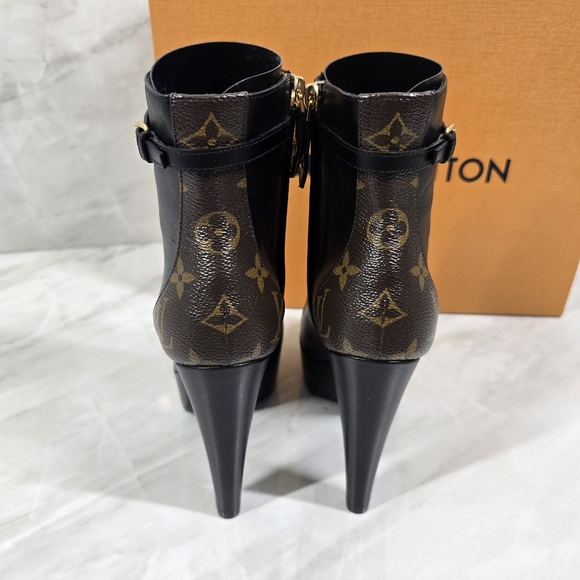 Louis Vuitton Afterglow Heeled Booties - Picture 4 of 11